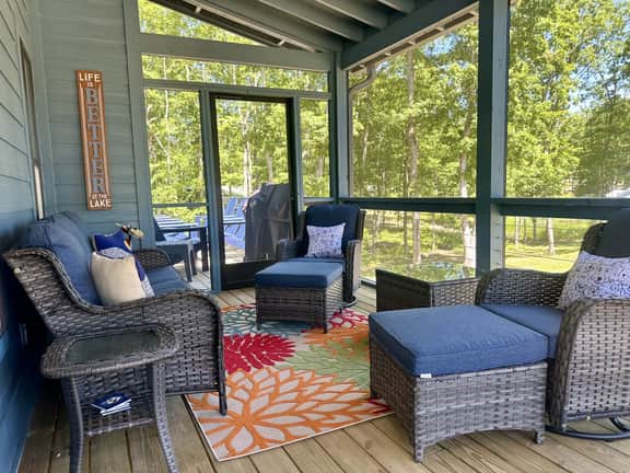 Blue Chair Hideaway at The Retreat at Water's Edge
