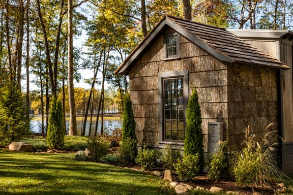 The Acorn Cottage at The Retreat at Water's Edge - Image 3